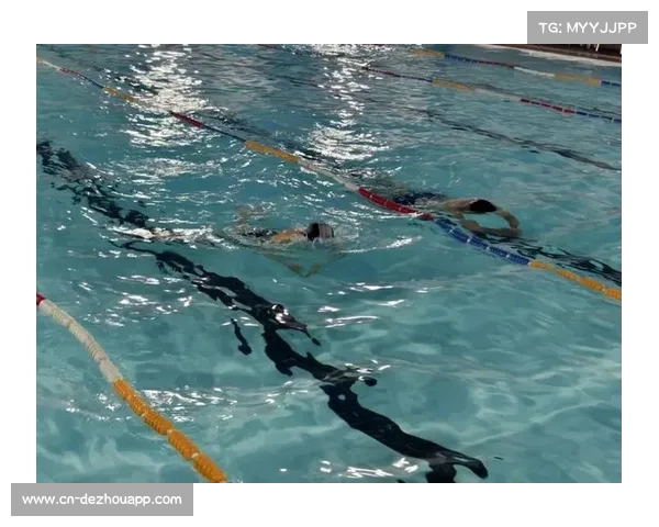 赣州游泳赛万曦雯勇夺双冠 水质清澈助力破纪录表现卓越