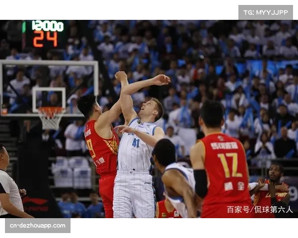 美洲虎队迈耶斯携领导力加盟 助力年轻外接组解决掉球问题 美洲虎队迈耶斯携领导力加盟 助力年轻外接组解决掉球问题