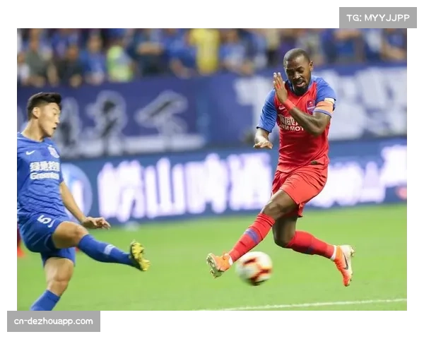 阮奇龙禁区内犯规送点 重庆防守动作需更谨慎 阮奇龙禁区内犯规送点 重庆防守动作需更谨慎